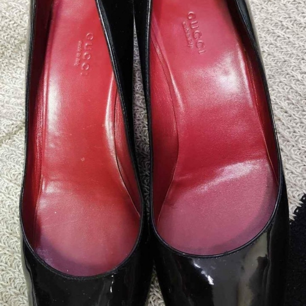 💛 Gucci Black Pattenleather Wedges💛